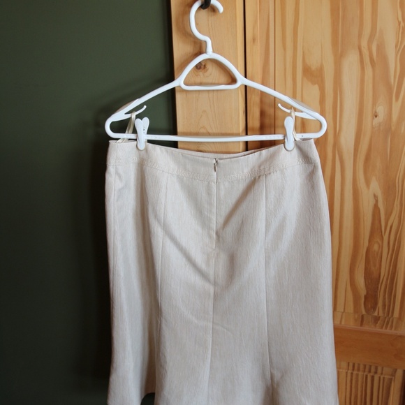 Laura Petites Jacket and Skirt Set - Size 10 - Picture 5 of 7